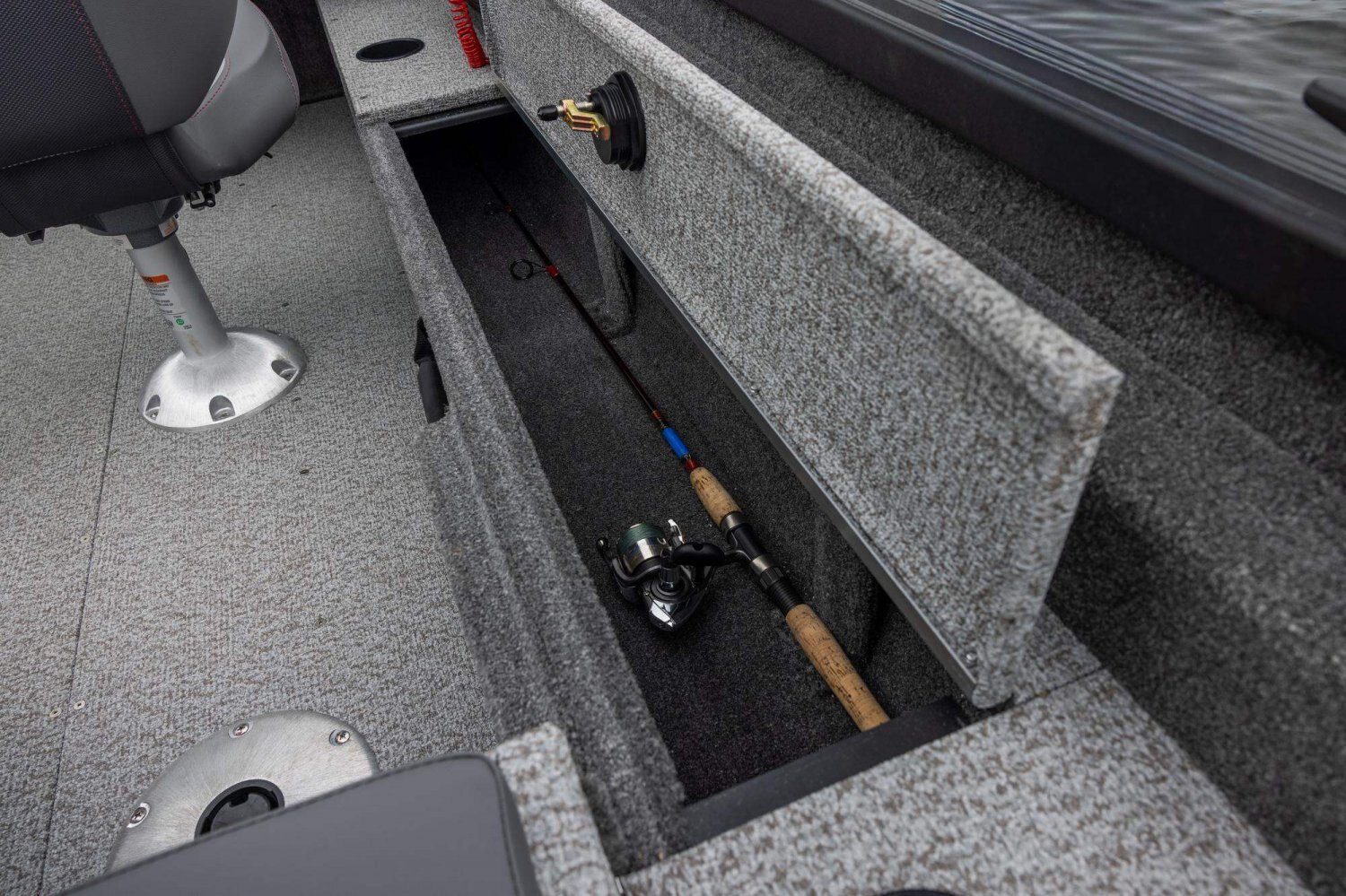 2027 Alumacraft Classic 165 Tiller
