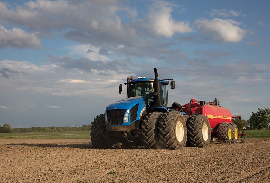 New Holland T9 with PLM Intelligence™ T9.645 Wheeled and SmartTrax™