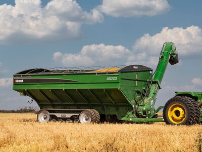 Brandt 1122DXR Grain Cart