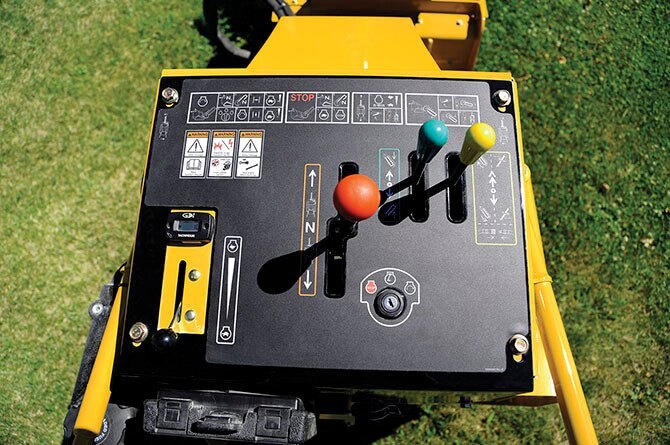 Vermeer RTX130 Pedestrian Trencher