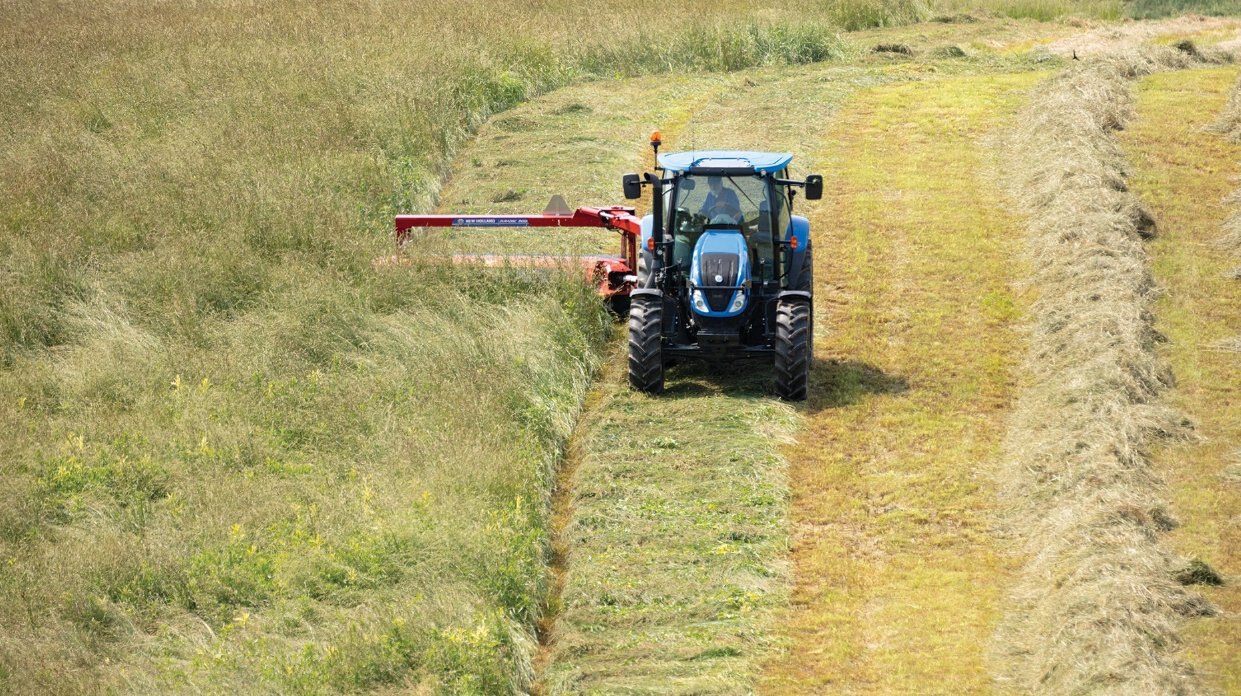 New Holland DuraDisc™ Heavy Duty Disc Mowers DuraDisc™ 210M