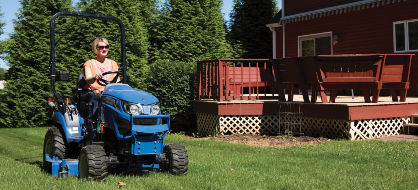 New Holland WORKMASTER™ 25S Sub Compact WORKMASTER™ 25S Open Air + 100LC Loader + 160GMS Mower