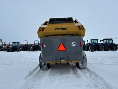 2021 Vermeer 604PRG3 Round Baler