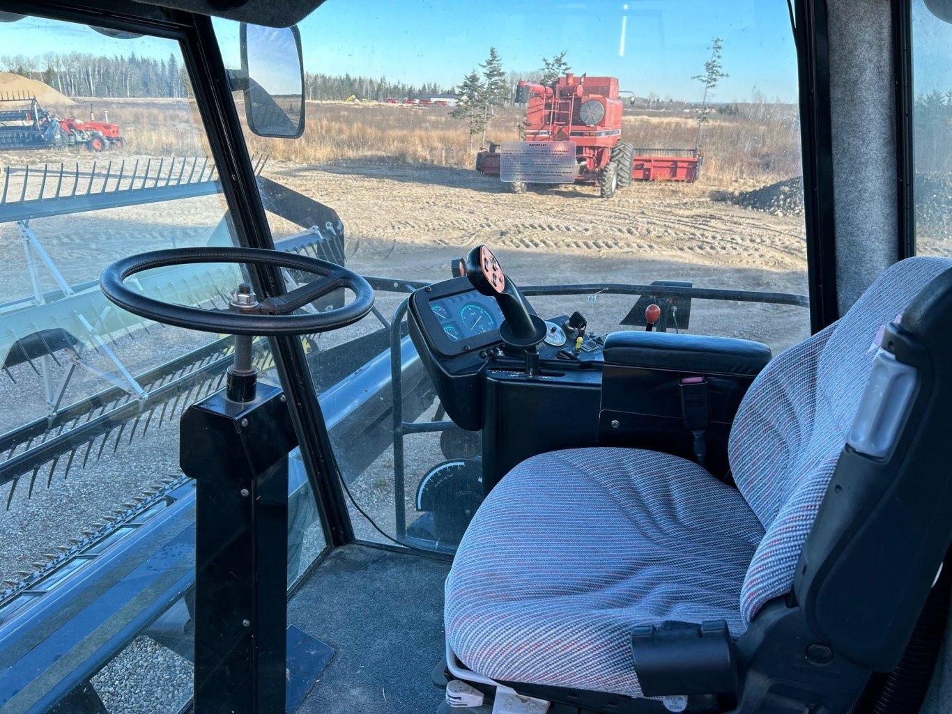 2006 Massey Ferguson 9220 Swather