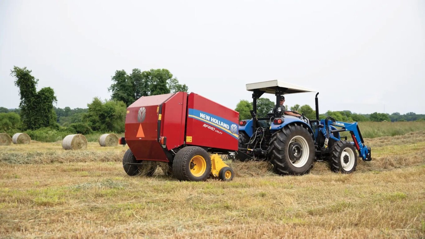 New Holland WORKMASTER™ Series 65