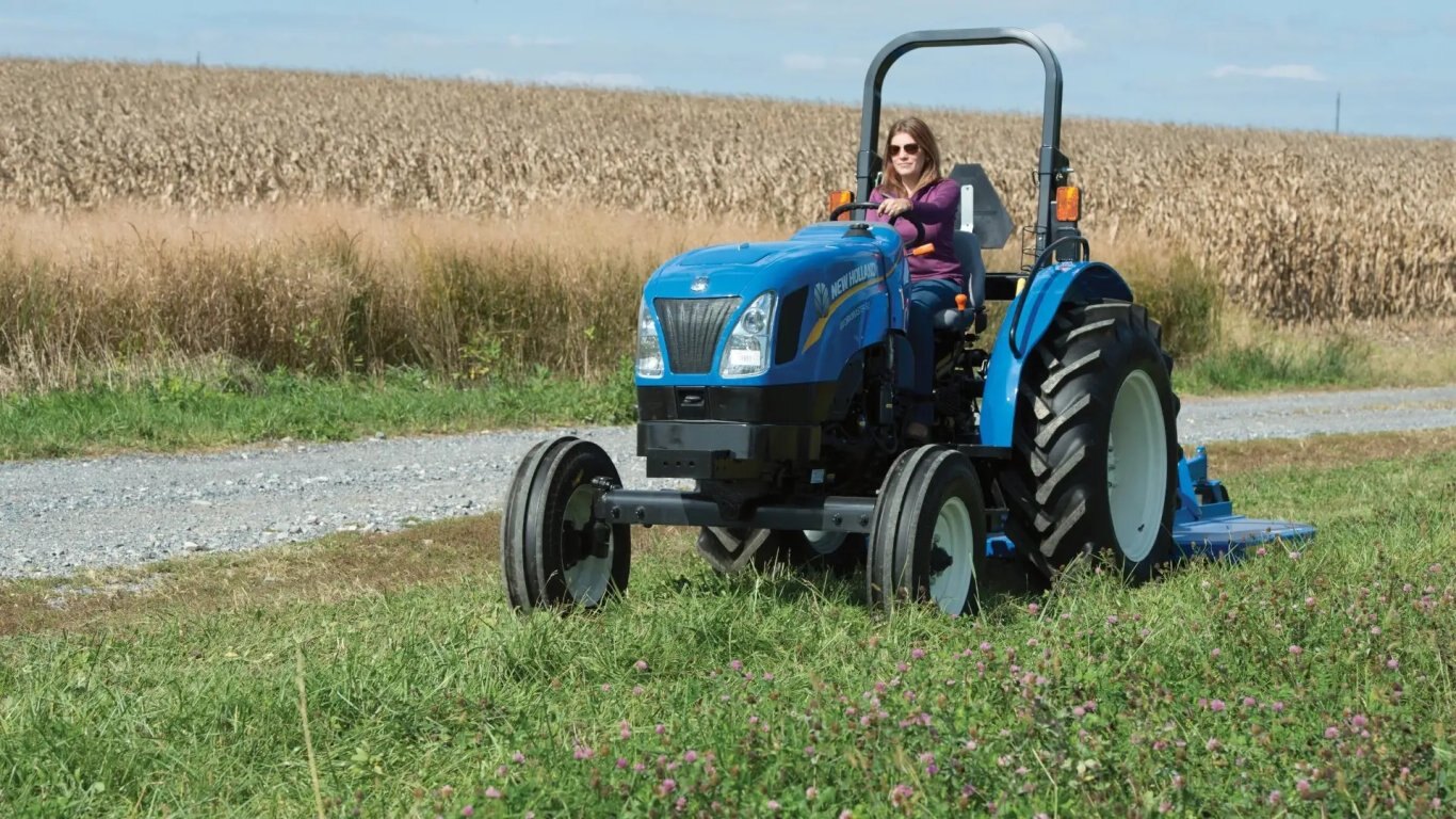 New Holland WORKMASTER™ 60 2WD