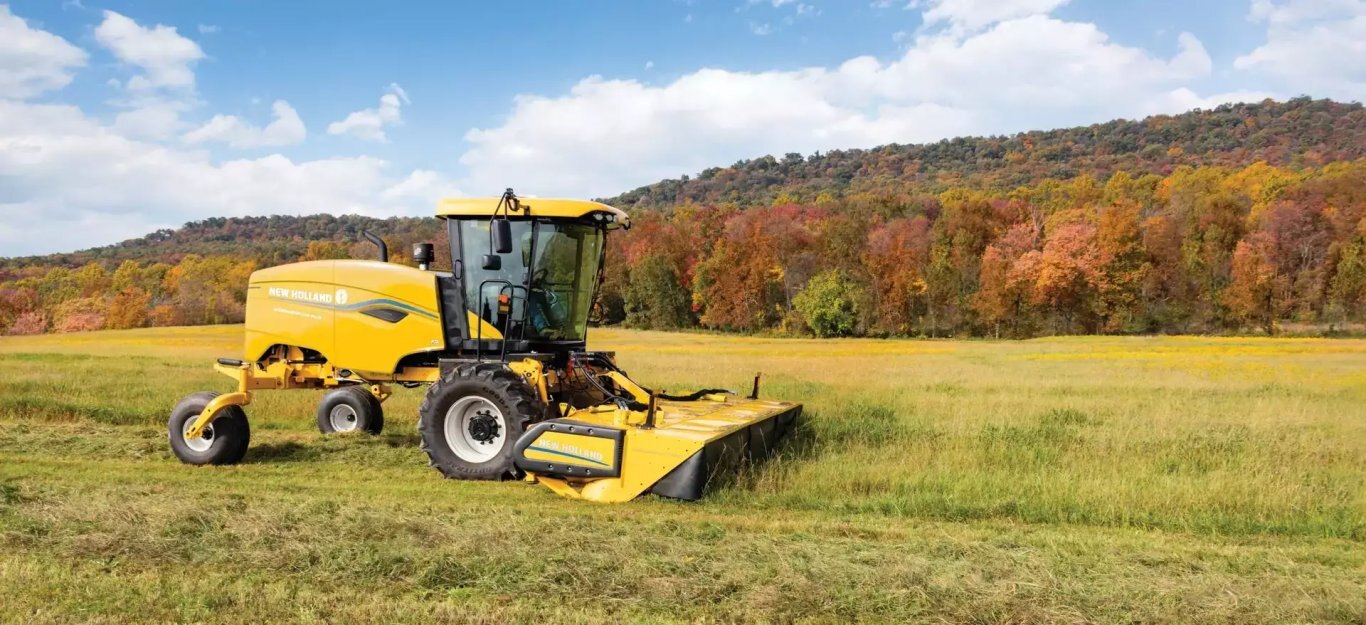 New Holland Speedrower® PLUS Self Propelled Windrowers Speedrower® 160 PLUS