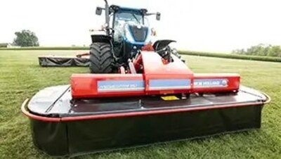 New Holland MegaCutter™ Triple Disc Mowers and Mower-Conditioners 510 Front Mounted Disc Mower