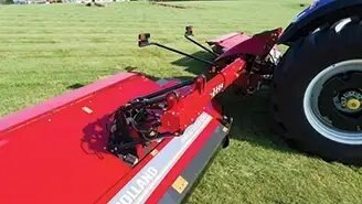 New Holland MegaCutter™ Triple Disc Mowers and Mower Conditioners 533 Rear Mounted Disc Mower Conditioner