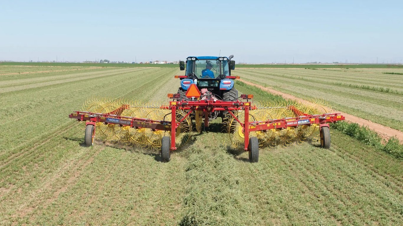 New Holland DuraVee™ Trailing Wheel Rakes DuraVee™ 1225