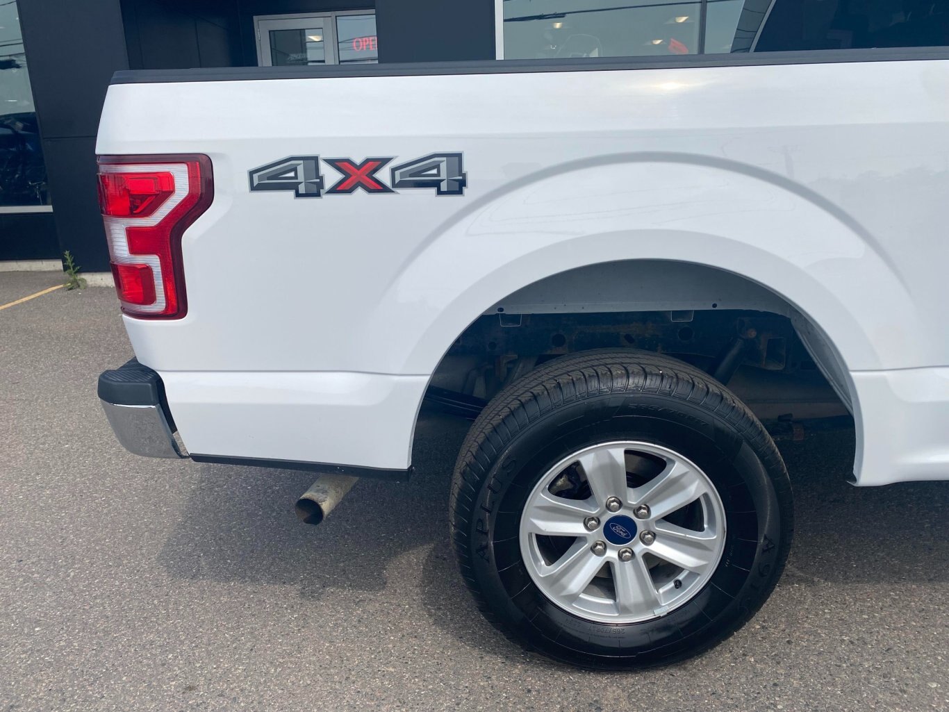 2020 FORD F 150 XLT 4X4 SUPERCREW WITH REAR VIEW CAMERA!! ( PREVIOUS RENTAL )