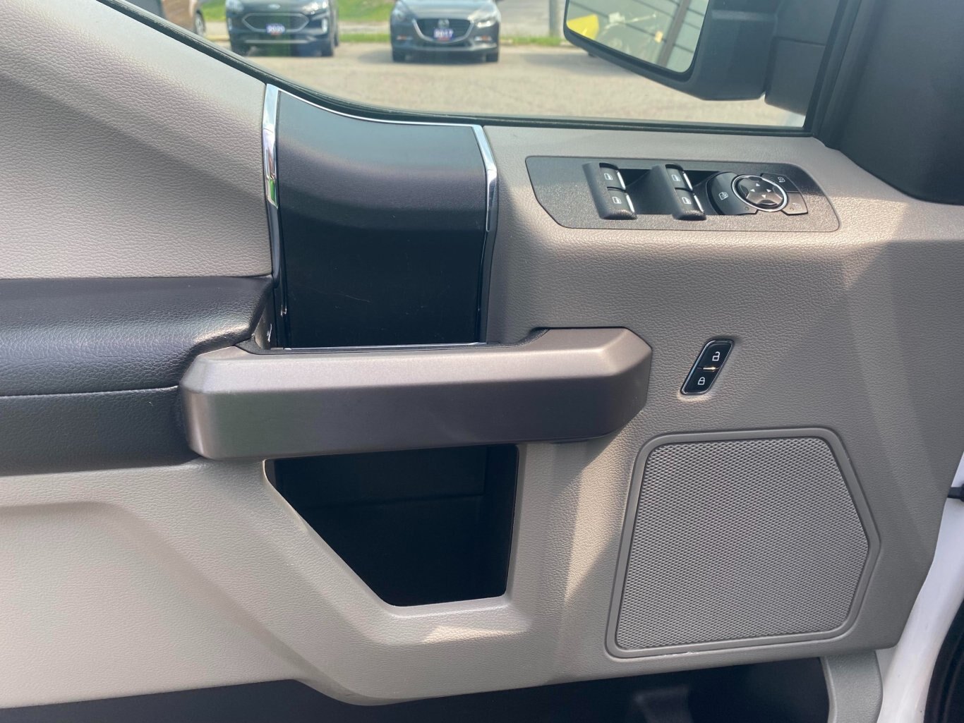 2020 FORD F 150 XLT 4X4 SUPERCREW WITH REAR VIEW CAMERA!! ( PREVIOUS RENTAL )