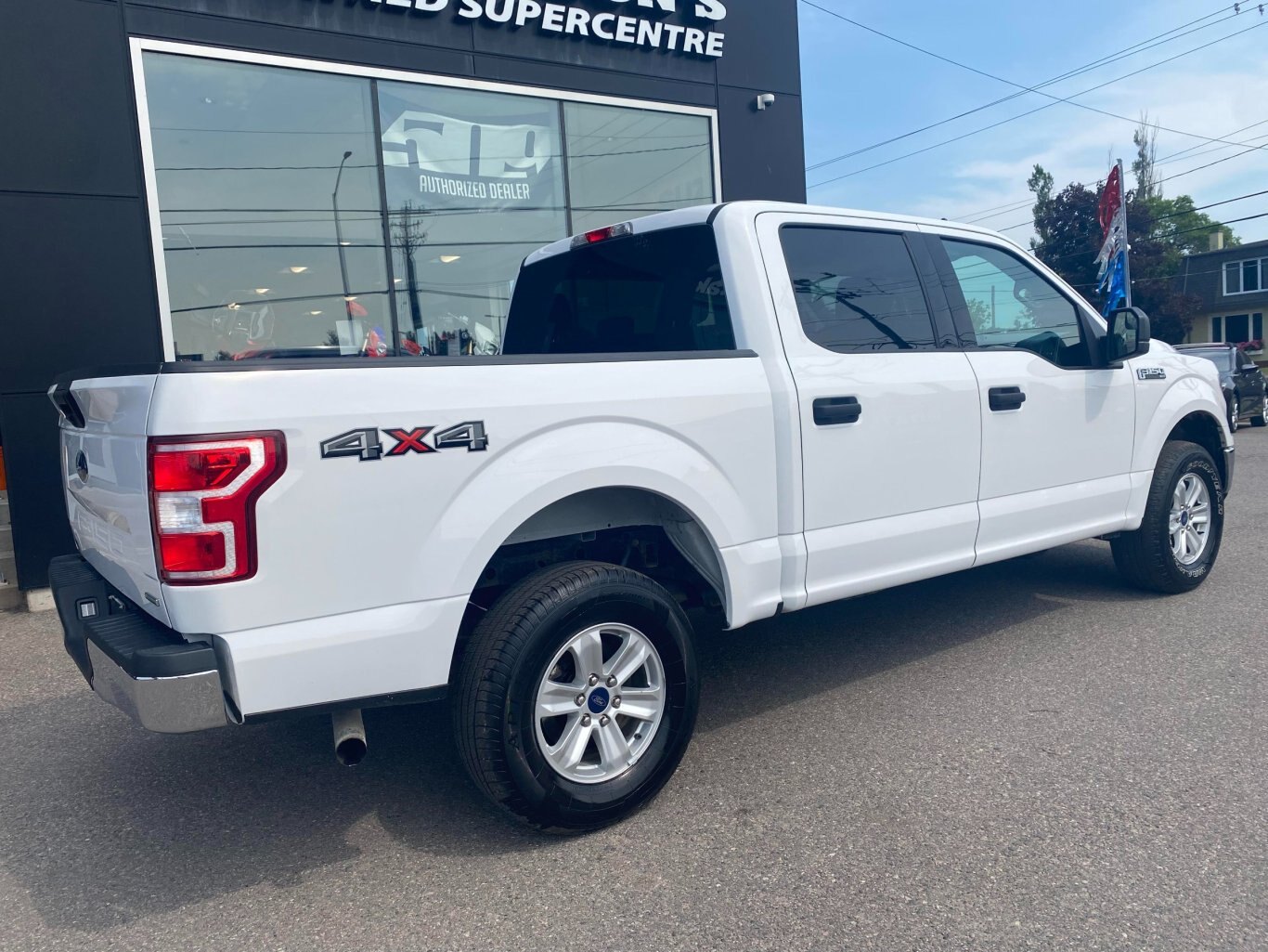 2020 FORD F 150 XLT 4X4 SUPERCREW WITH REAR VIEW CAMERA!! ( PREVIOUS RENTAL )