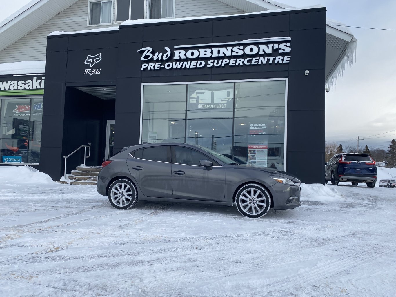 2017 MAZDA 3 GT FRONT WHEEL DRIVE WITH SUNROOF, LEATHER SEATS, HEATED SEATS, REAR VIEW CAMERA, HEATED STEERING WHEEL AND NAVIGATION!!