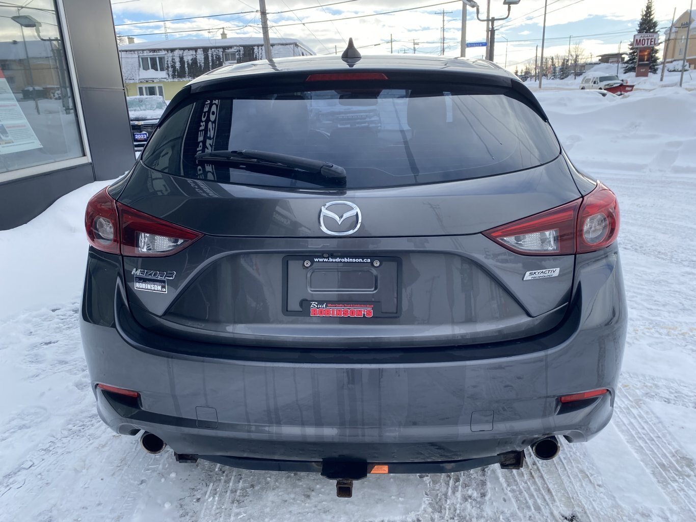 2017 MAZDA 3 GT FRONT WHEEL DRIVE WITH SUNROOF, LEATHER SEATS, HEATED SEATS, REAR VIEW CAMERA, HEATED STEERING WHEEL AND NAVIGATION!!