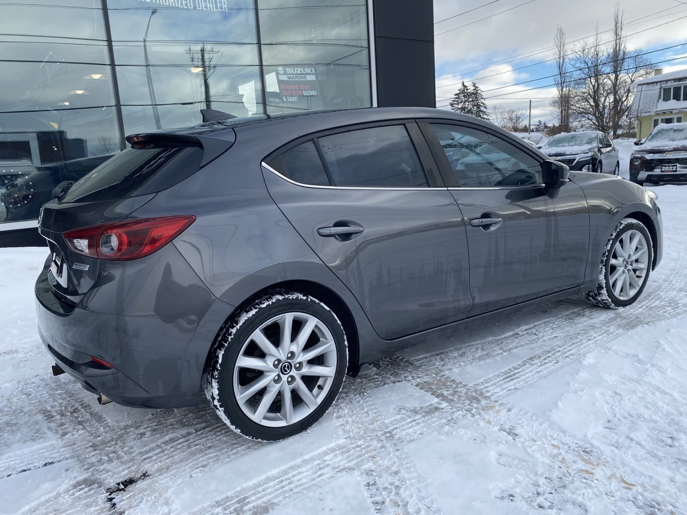 2017 MAZDA 3 GT FRONT WHEEL DRIVE WITH SUNROOF, LEATHER SEATS, HEATED SEATS, REAR VIEW CAMERA, HEATED STEERING WHEEL AND NAVIGATION!!