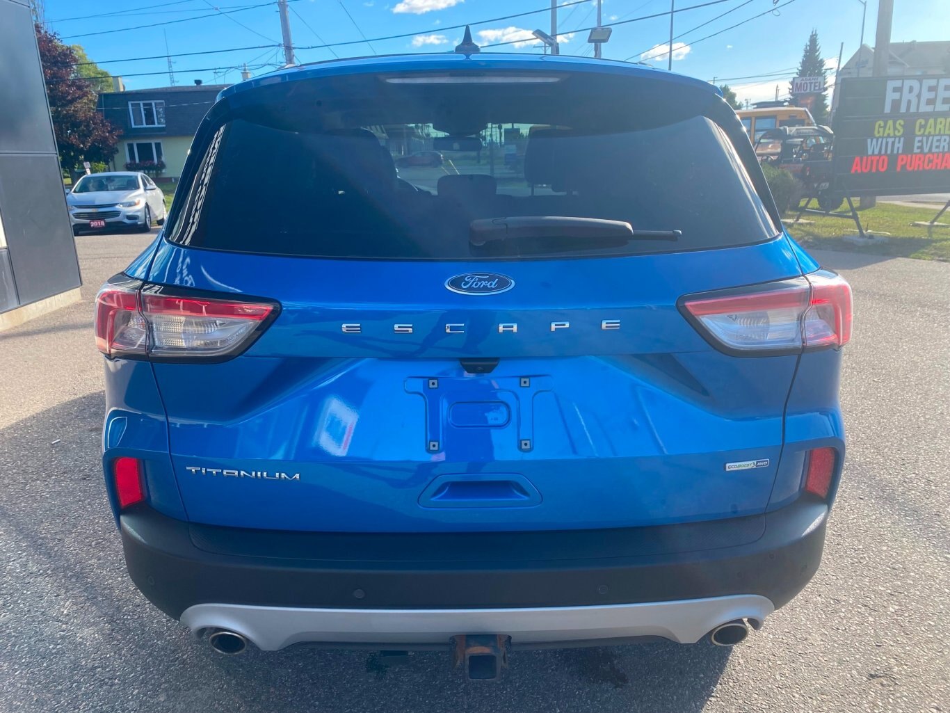 2020 FORD ESCAPE TITANIUM ECOBOOST AWD WITH SUNROOF, LEATHER SEATS, HEATED SEATS, HEATED STEERING WHEEL, REAR VIEW CAMERA AND NAVIGATION!!