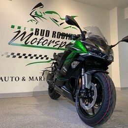 2024 Kawasaki NINJA 1000SX EMERALD BLAZED GREEN / METALLIC DIABLO BLACK / METALLIC GRAPHITE GRAY ( IN STOCK )