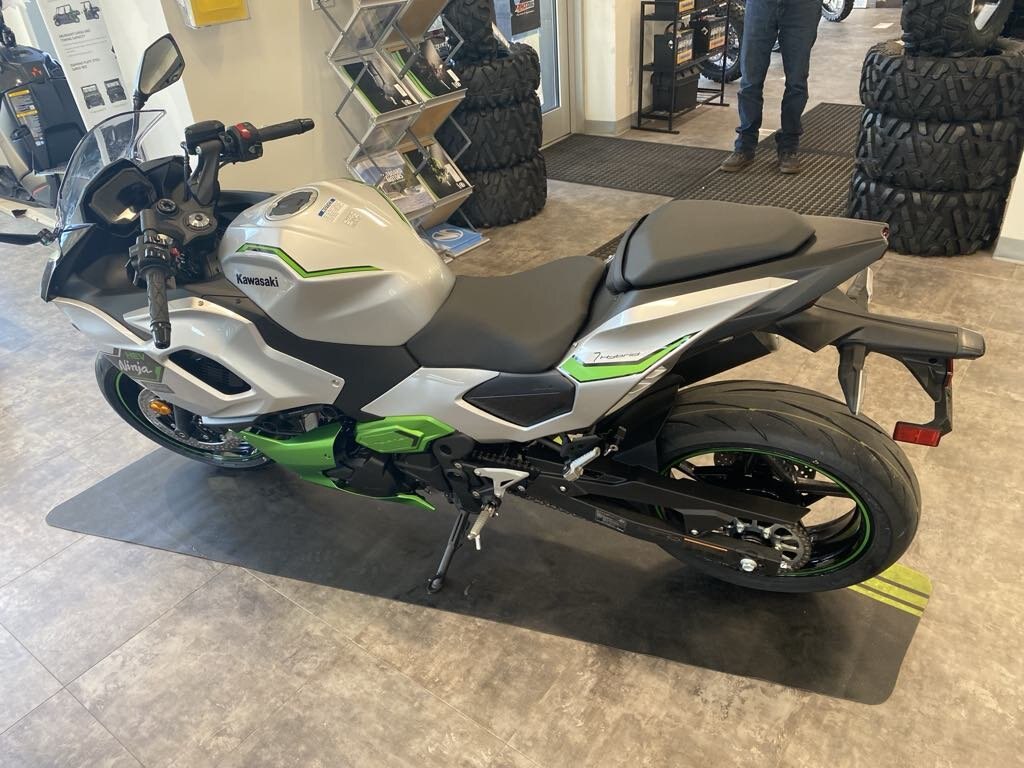 2024 Kawasaki NINJA 7 HYBRID ASK ABOUT A DEMO RIDE 