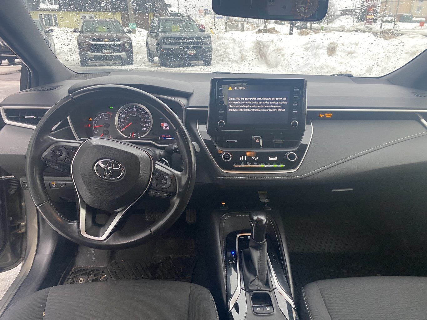 2019 TOYOTA COROLLA SE FWD WITH HEATED SEATS AND REAR VIEW CAMERA!!