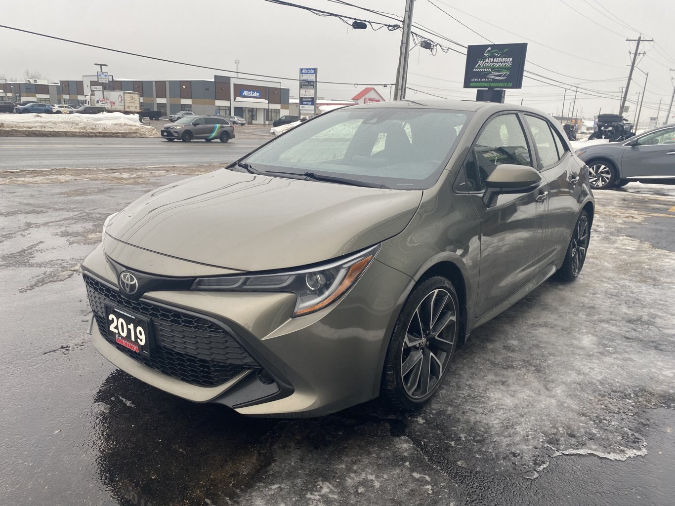 2019 TOYOTA COROLLA SE FWD WITH HEATED SEATS AND REAR VIEW CAMERA!!