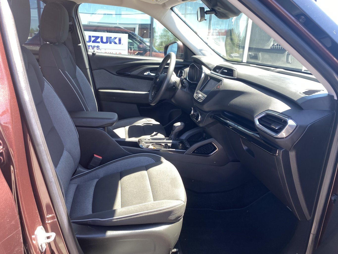 2022 CHEVROLET TRAILBLAZER LT AWD ( PREVIOUS RENTAL ) WITH HEATED SEATS, REAR VIEW CAMERA AND ONSTAR SERVICES!!