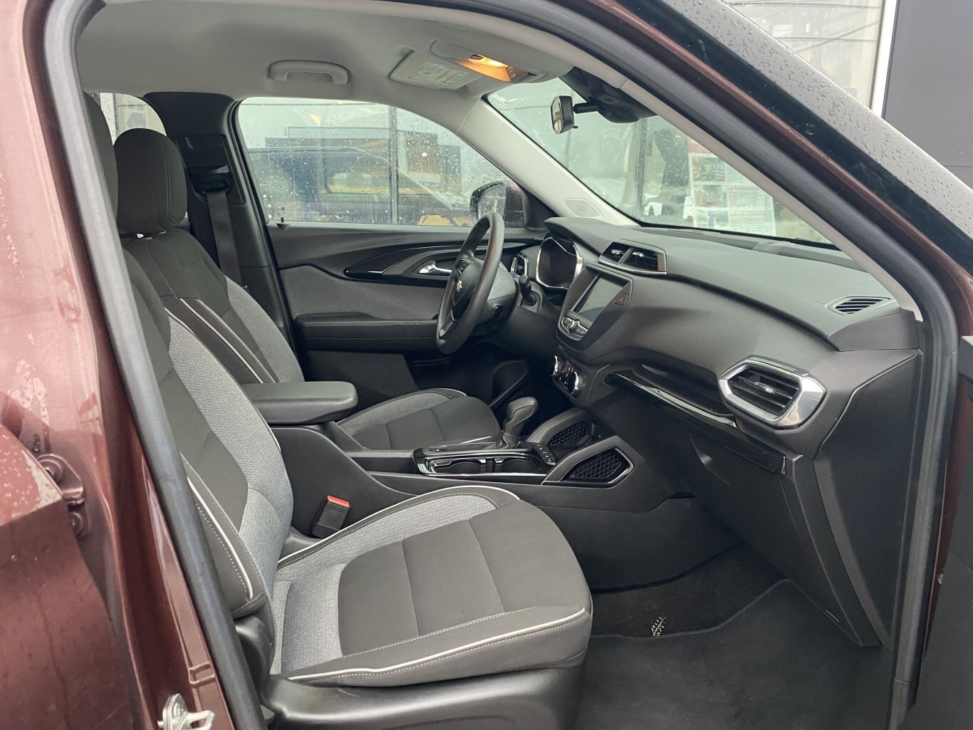 2022 CHEVROLET TRAILBLAZER LT AWD ( PREVIOUS RENTAL ) WITH HEATED SEATS, REAR VIEW CAMERA AND ONSTAR SERVICES!!