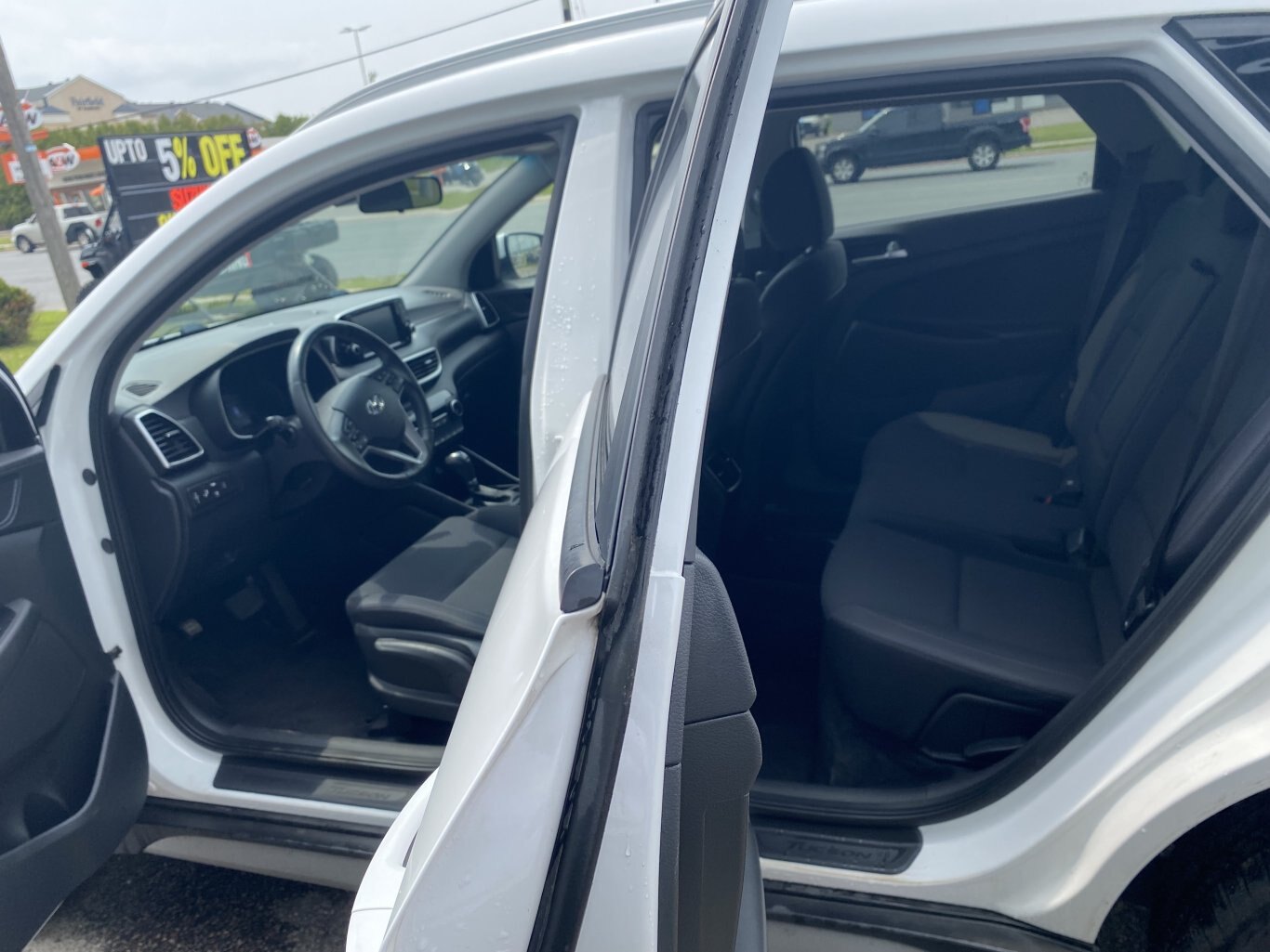 2021 HYUNDAI TUCSON PREFERRED AWD WITH HEATED SEATS, HEATED STEERING WHEEL AND REAR VIEW CAMERA!!