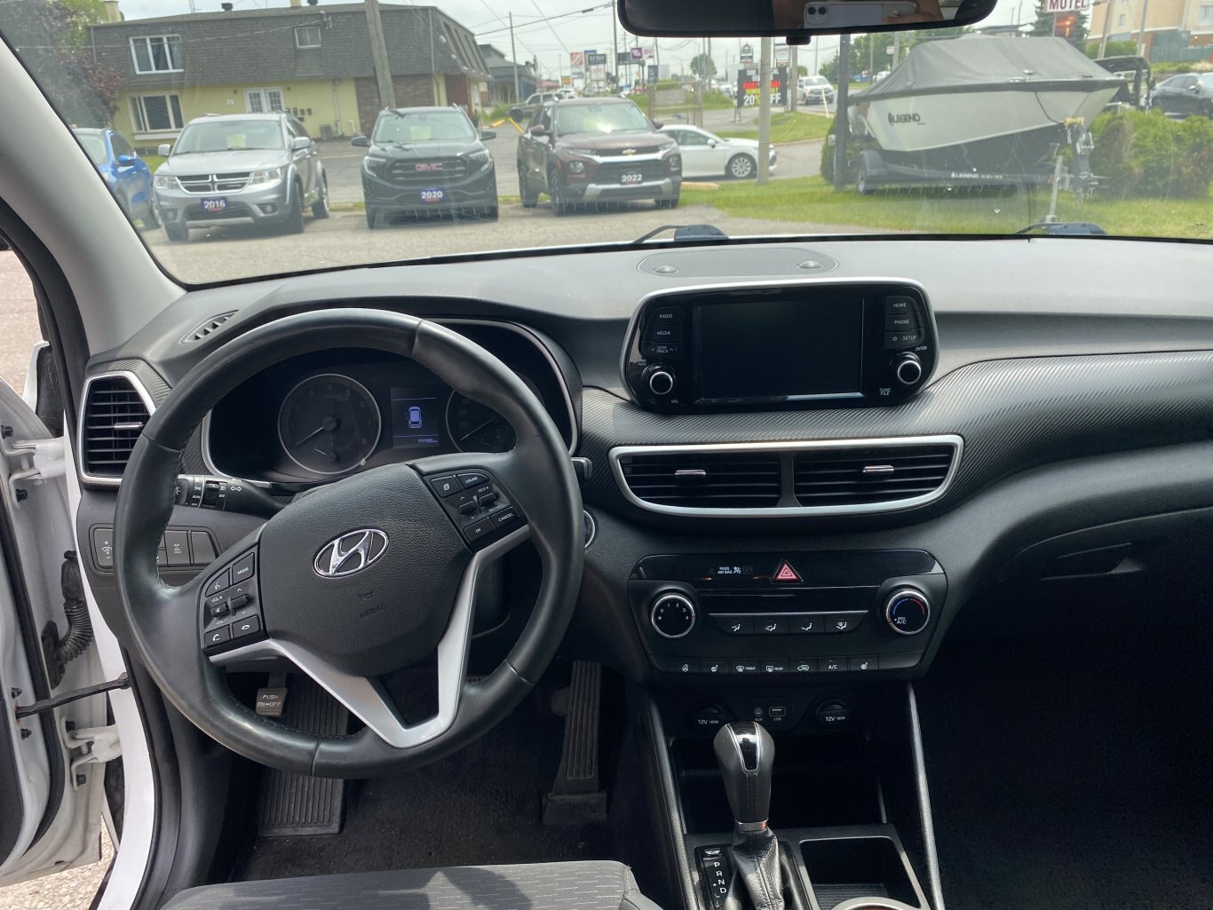 2021 HYUNDAI TUCSON PREFERRED AWD WITH HEATED SEATS, HEATED STEERING WHEEL AND REAR VIEW CAMERA!!