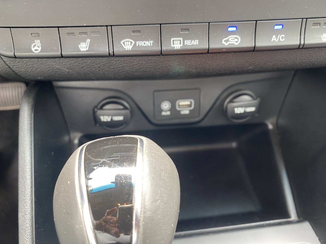 2021 HYUNDAI TUCSON PREFERRED AWD WITH HEATED SEATS, HEATED STEERING WHEEL AND REAR VIEW CAMERA!!