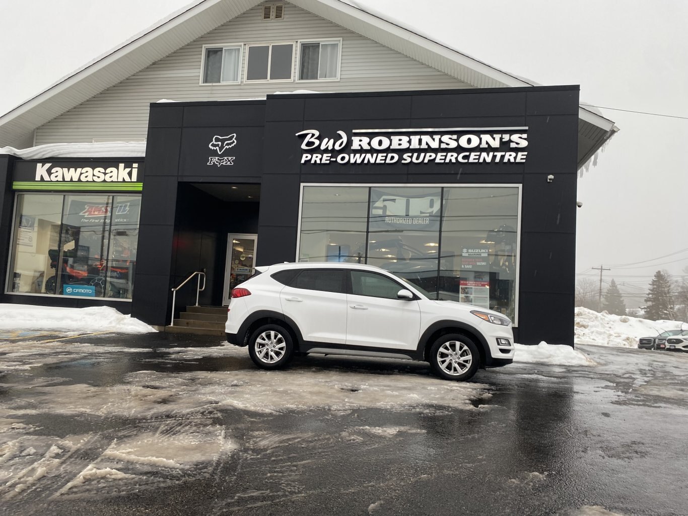 2021 HYUNDAI TUCSON PREFERRED AWD WITH HEATED SEATS, HEATED STEERING WHEEL AND REAR VIEW CAMERA!!