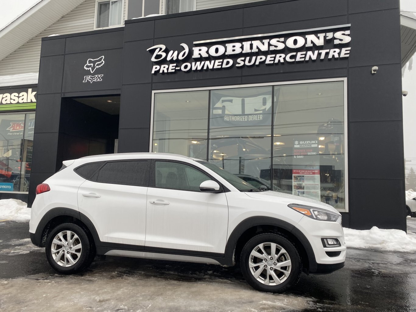 2021 HYUNDAI TUCSON PREFERRED AWD WITH HEATED SEATS, HEATED STEERING WHEEL AND REAR VIEW CAMERA!!