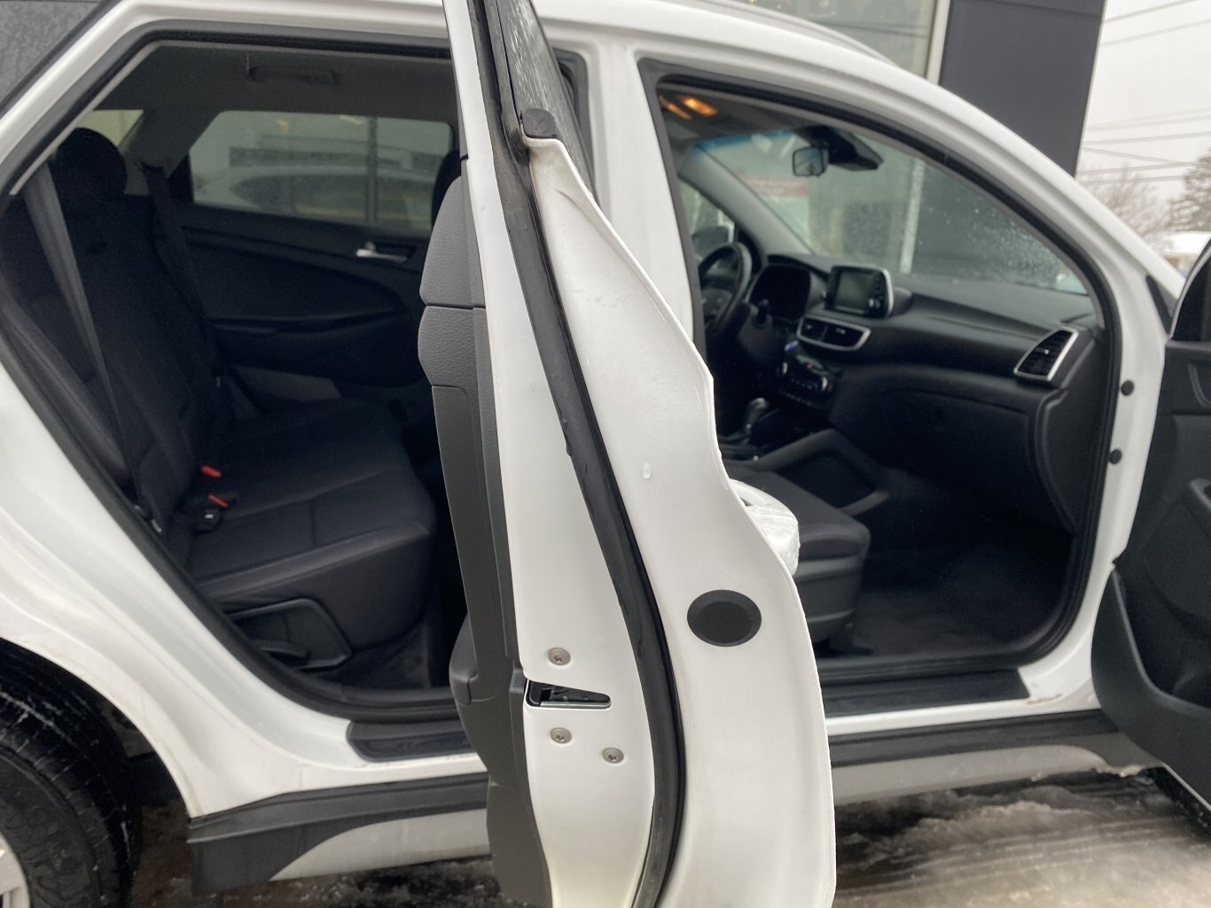 2021 HYUNDAI TUCSON PREFERRED AWD WITH HEATED SEATS, HEATED STEERING WHEEL AND REAR VIEW CAMERA!!