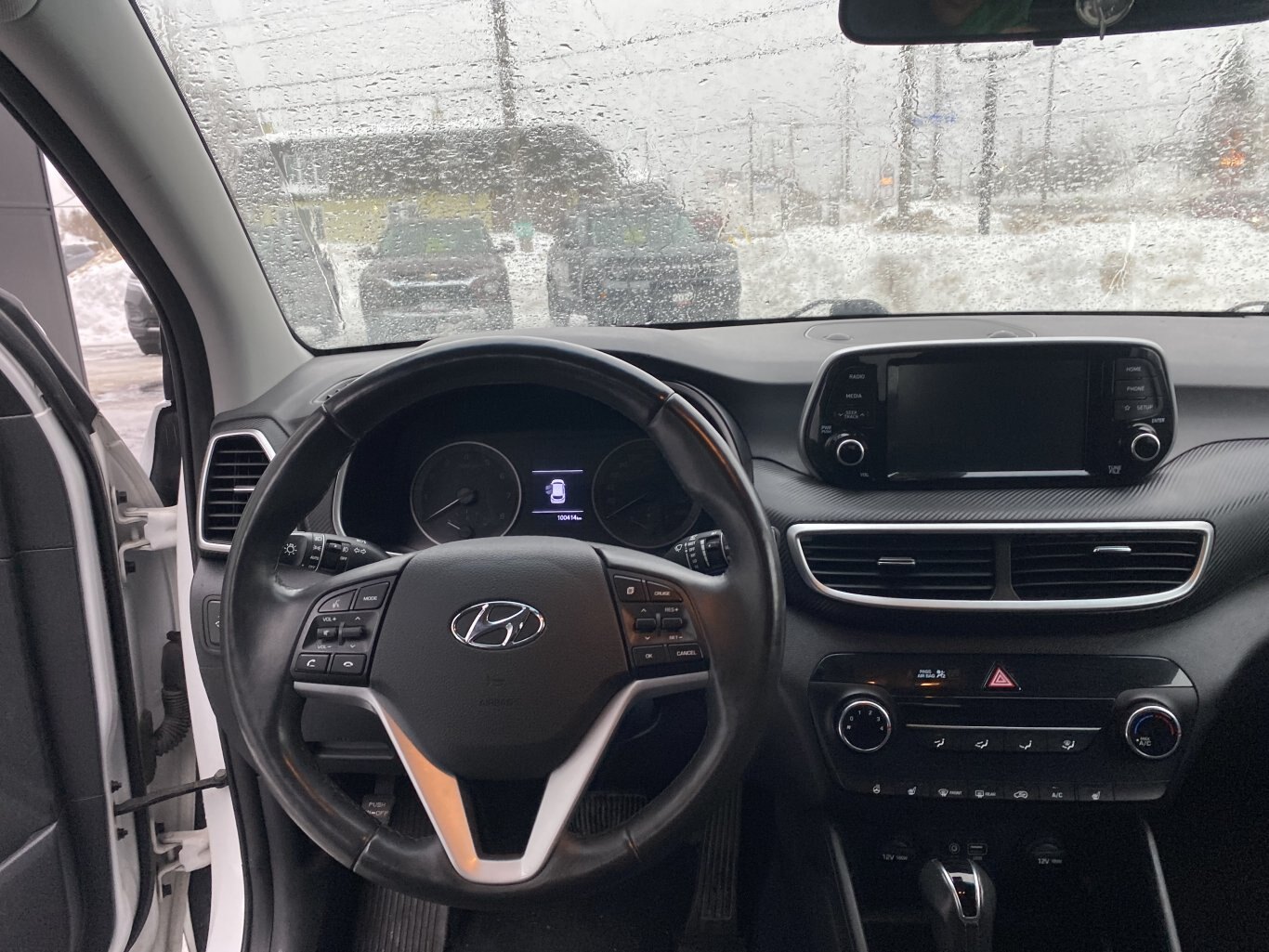 2021 HYUNDAI TUCSON PREFERRED AWD WITH HEATED SEATS, HEATED STEERING WHEEL AND REAR VIEW CAMERA!!