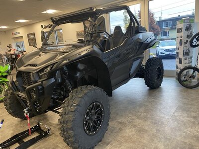 2025 Kawasaki TERYX KRX 1000 BLACKOUT EDITION ( IN STOCK ) FACTORY DEMO----ASK ABOUT DEMO RIDE-----