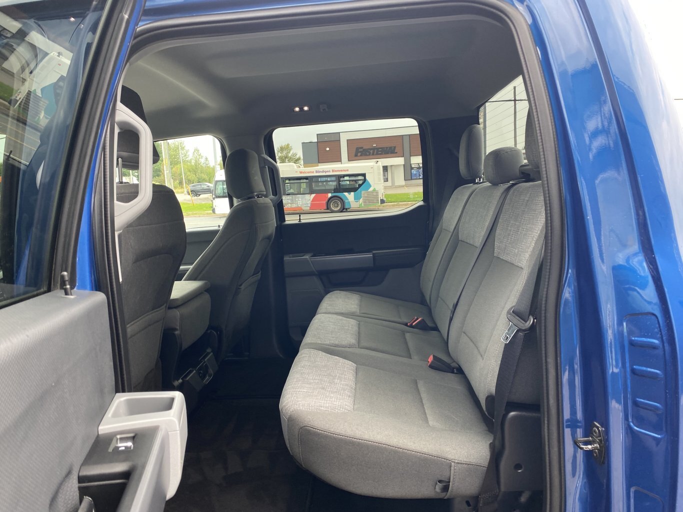 2023 FORD F 150 XLT 4X4 SUPERCREW ( PREVIOUS RENTAL ) WITH REAR VIEW CAMERA AND NAVIGATION!!