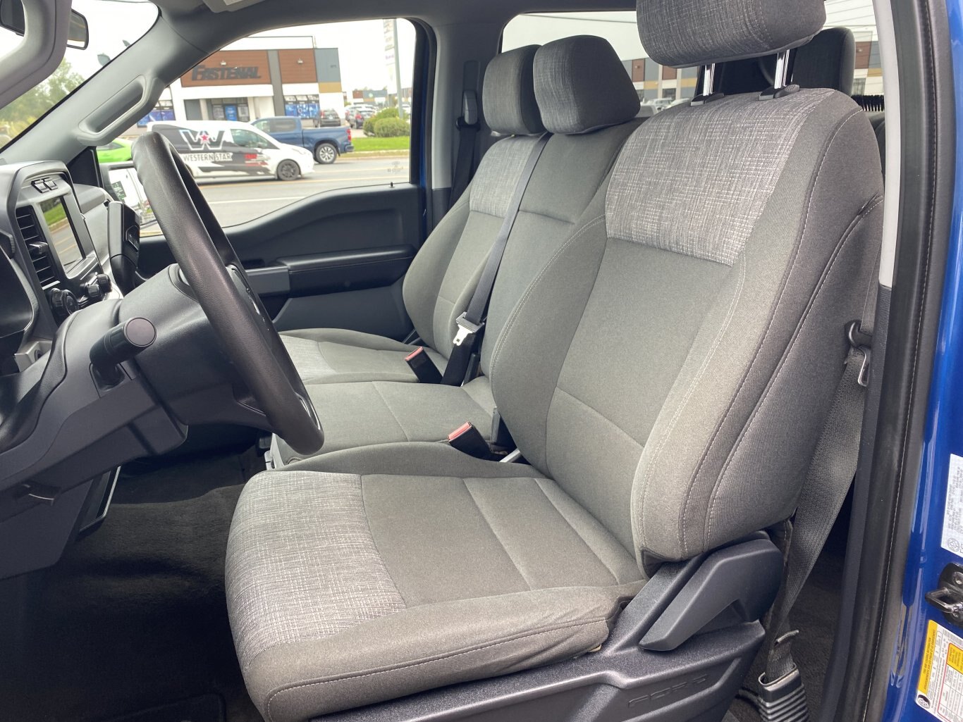 2023 FORD F 150 XLT 4X4 SUPERCREW ( PREVIOUS RENTAL ) WITH REAR VIEW CAMERA AND NAVIGATION!!