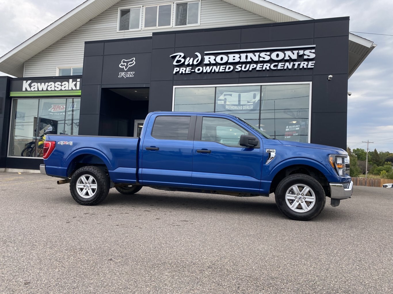 2023 FORD F 150 XLT 4X4 SUPERCREW ( PREVIOUS RENTAL ) WITH REAR VIEW CAMERA AND NAVIGATION!!