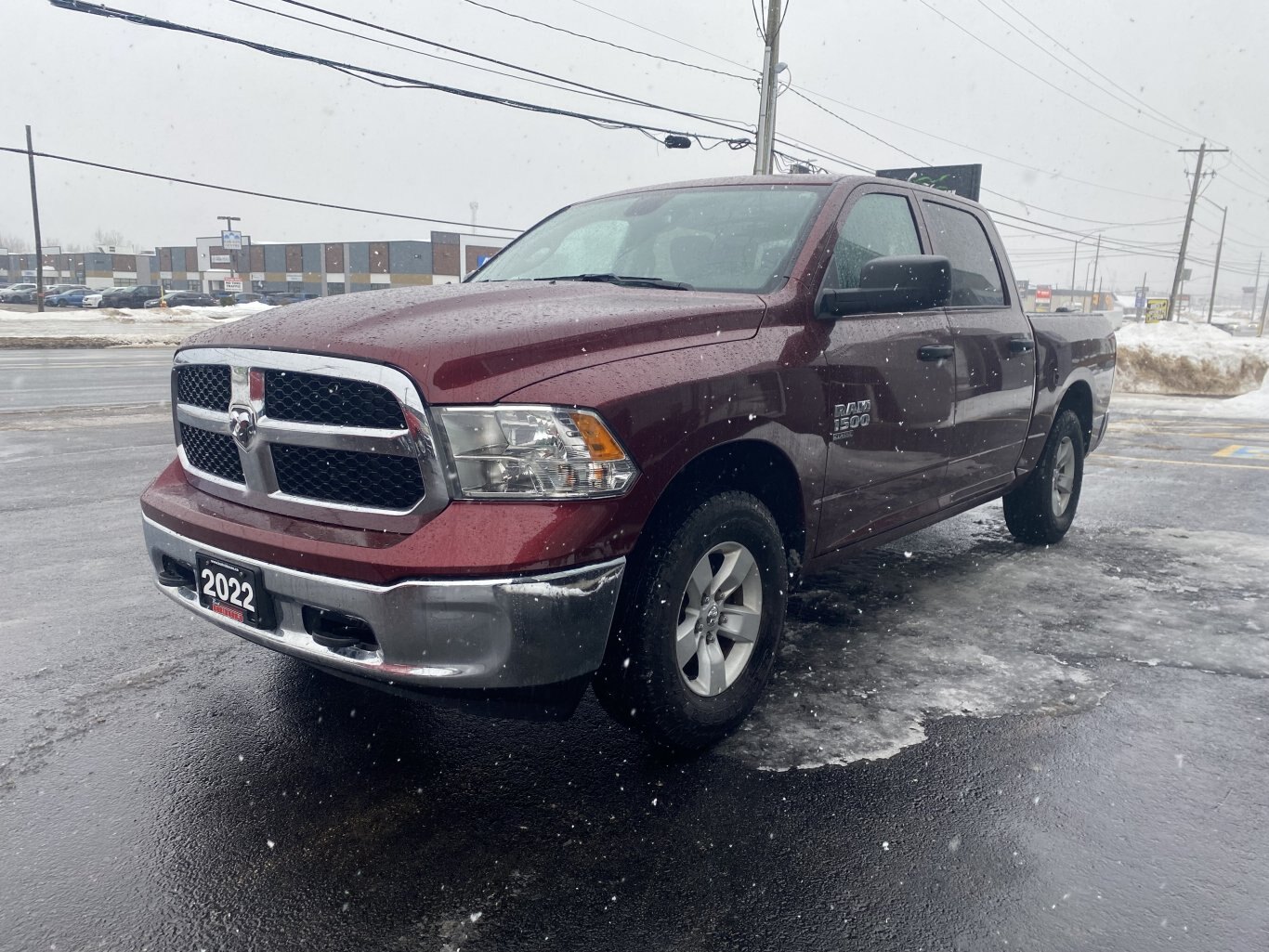 2022 DODGE RAM 1500 CLASSIC SLT 4X4 CREW CAB ( PREVIOUS RENTAL ) WITH REAR VIEW CAMERA!!