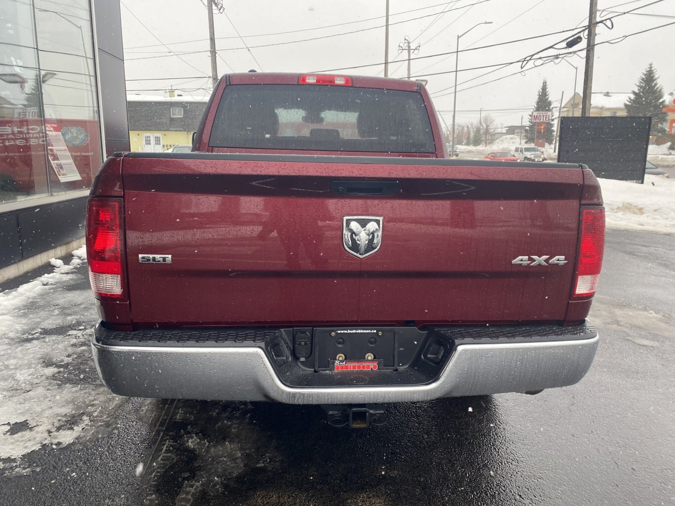 2022 DODGE RAM 1500 CLASSIC SLT 4X4 CREW CAB ( PREVIOUS RENTAL ) WITH REAR VIEW CAMERA!!