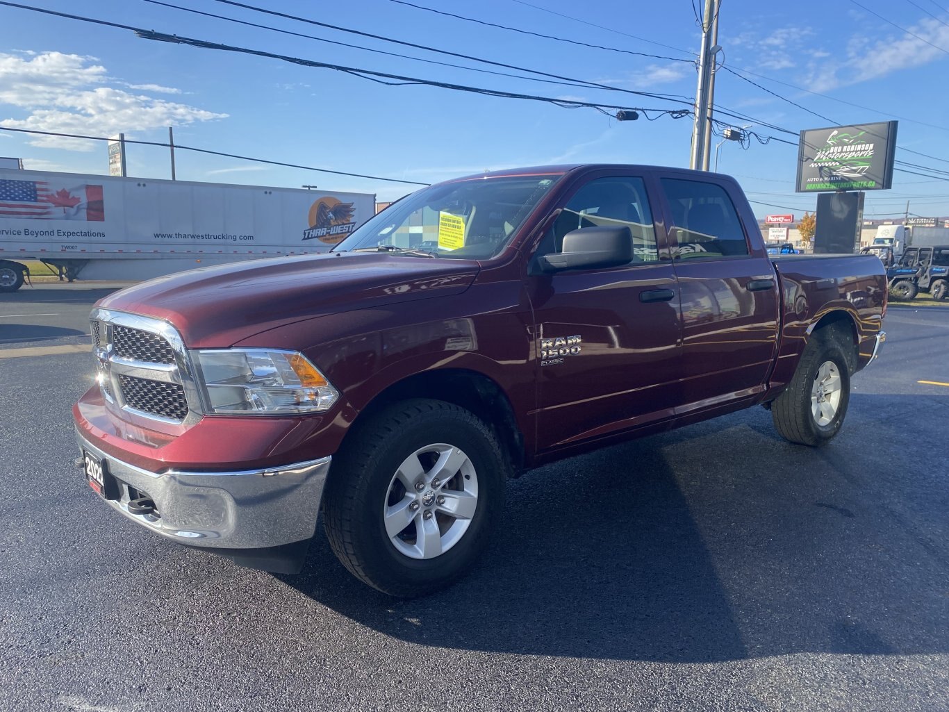 2022 DODGE RAM 1500 CLASSIC SLT 4X4 CREW CAB ( PREVIOUS RENTAL ) WITH REAR VIEW CAMERA!!