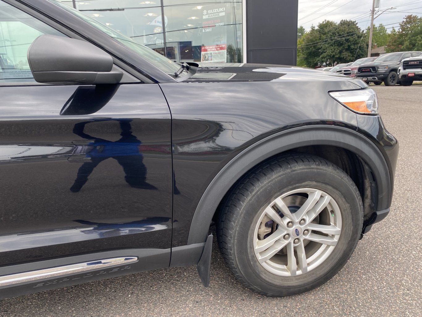 2021 FORD EXPLORER XLT AWD ( PREVIOUS RENTAL ) 3RD ROW SEATING W/LEATHER SEATS, HEATED SEATS, REAR VIEW CAMERA, POWER TRUNK AND HEATED STEERING WHEEL!