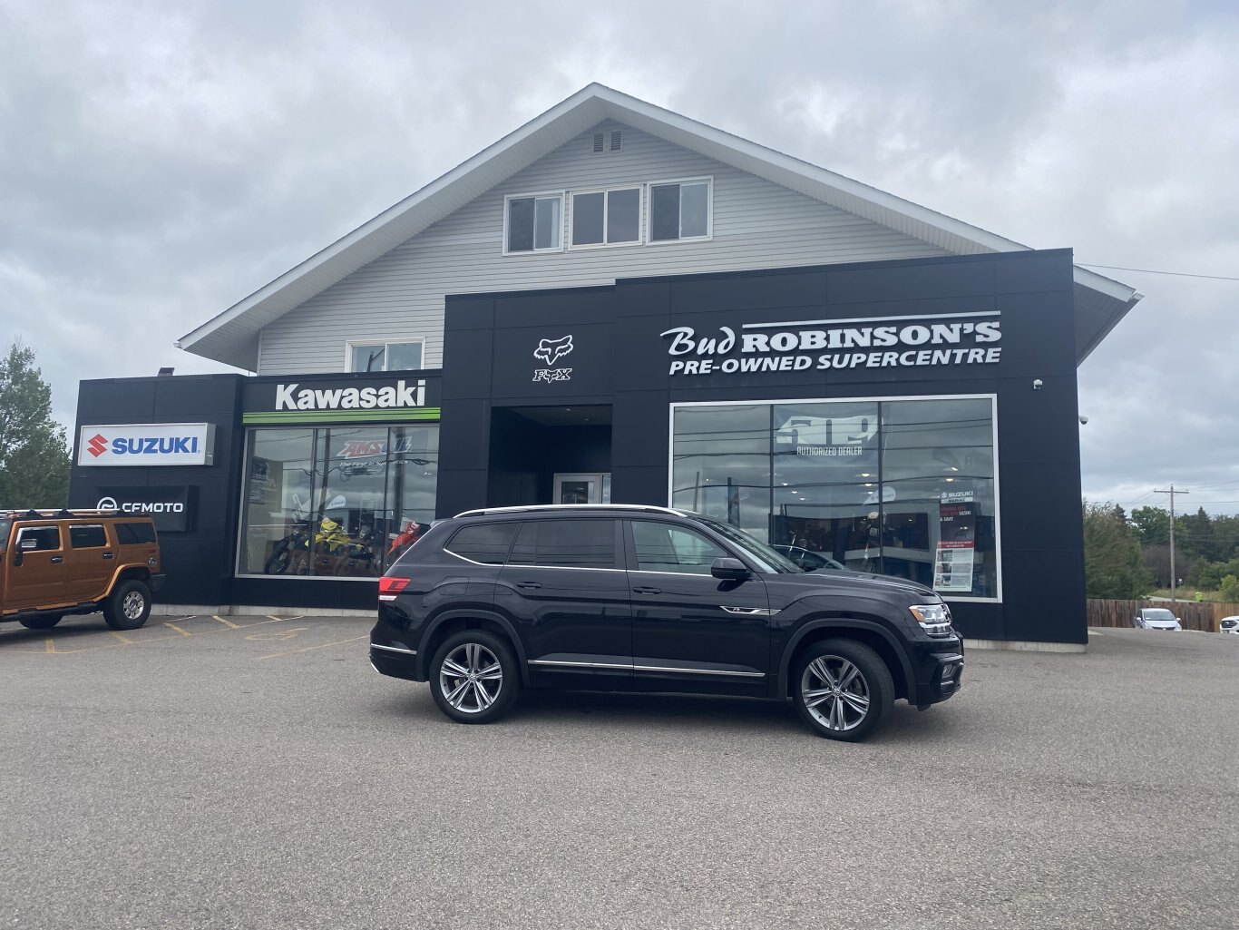 2018 VOLKSWAGEN ATLAS RLINE AWD 3RD ROW SEATING W/SUNROOF, LEATHER SEATS, HEATED SEATS, POWER TRUNK, REAR-VIEW CAMERA AND NAVIGATION!