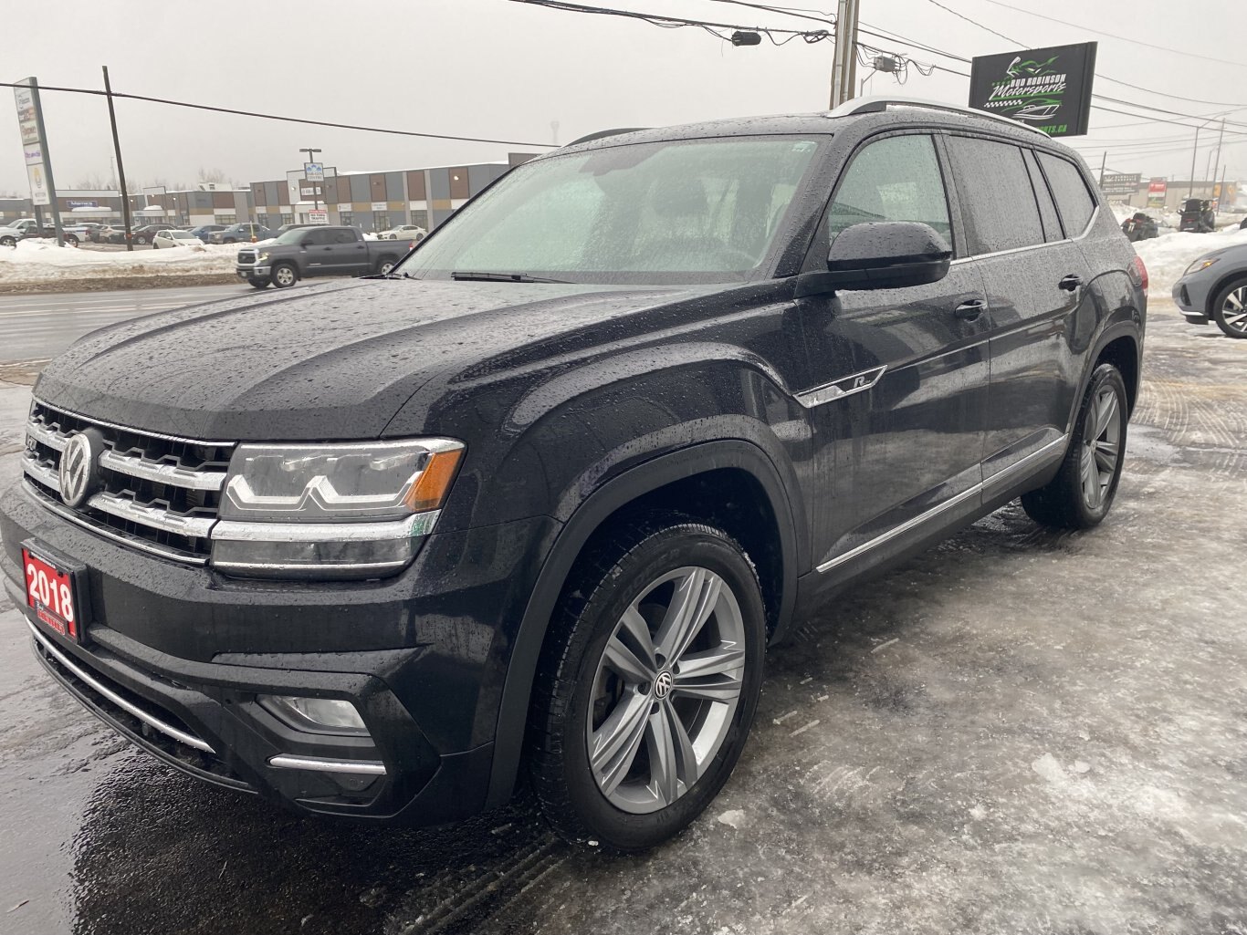 2018 VOLKSWAGEN ATLAS RLINE AWD 3RD ROW SEATING W/SUNROOF, LEATHER SEATS, HEATED SEATS, POWER TRUNK, REAR VIEW CAMERA AND NAVIGATION!