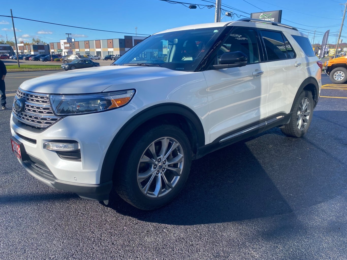 2021 FORD EXPLORER LIMITED 4X4 (PREVIOUS RENTAL) 3RD ROW SEATING WITH SUNROOF, LEATHER SEATS, HEATED/COOLED SEATS, POWER TRUNK, HEATED STEERING WHEEL, REAR VIEW CAMERA, REMOTE START AND NAVIGATION!!