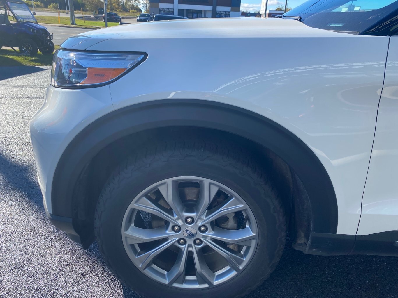 2021 FORD EXPLORER LIMITED 4X4 (PREVIOUS RENTAL) 3RD ROW SEATING WITH SUNROOF, LEATHER SEATS, HEATED/COOLED SEATS, POWER TRUNK, HEATED STEERING WHEEL, REAR VIEW CAMERA, REMOTE START AND NAVIGATION!!