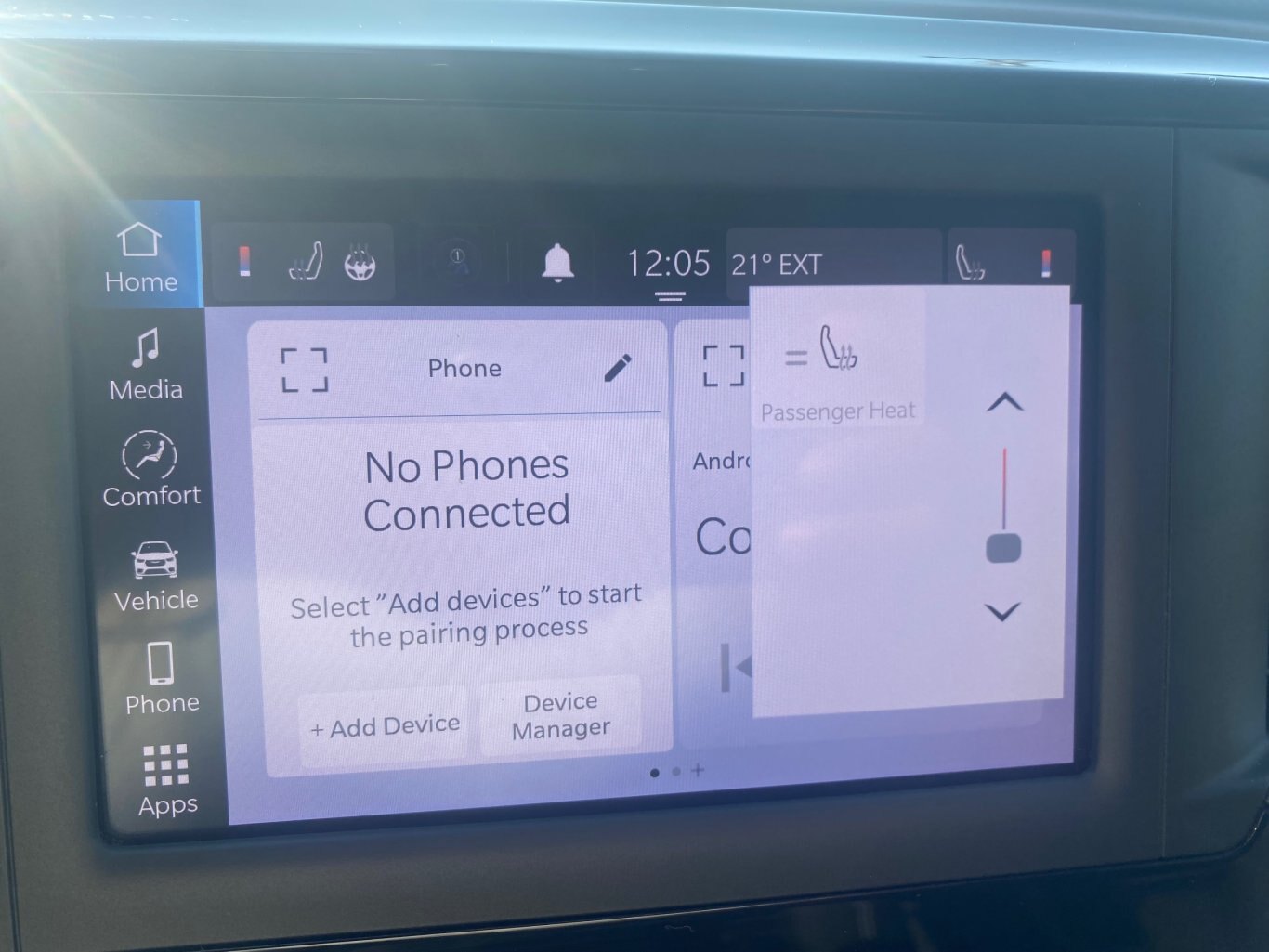 2022 CHRYSLER GRAND CARAVAN SXT FRONT WHEEL DRIVE (PREVIOUS RENTAL) WITH POWER SLIDING DOORS, REAR VIEW CAMERA, HEATED SEATS, REMOTE START AND HEATED STEERING WHEEL!!