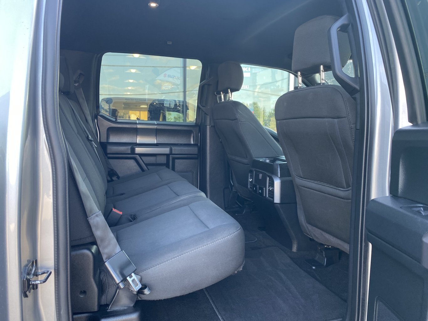 2020 FORD F 150 XLT 4X4 SUPER CREW SPORT WITH HEATED SEATS, REAR VIEW CAMERA AND NAVIGATION!!