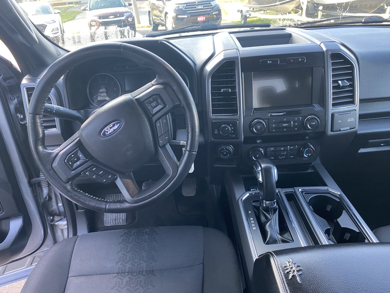 2020 FORD F 150 XLT 4X4 SUPER CREW SPORT WITH HEATED SEATS, REAR VIEW CAMERA AND NAVIGATION!!