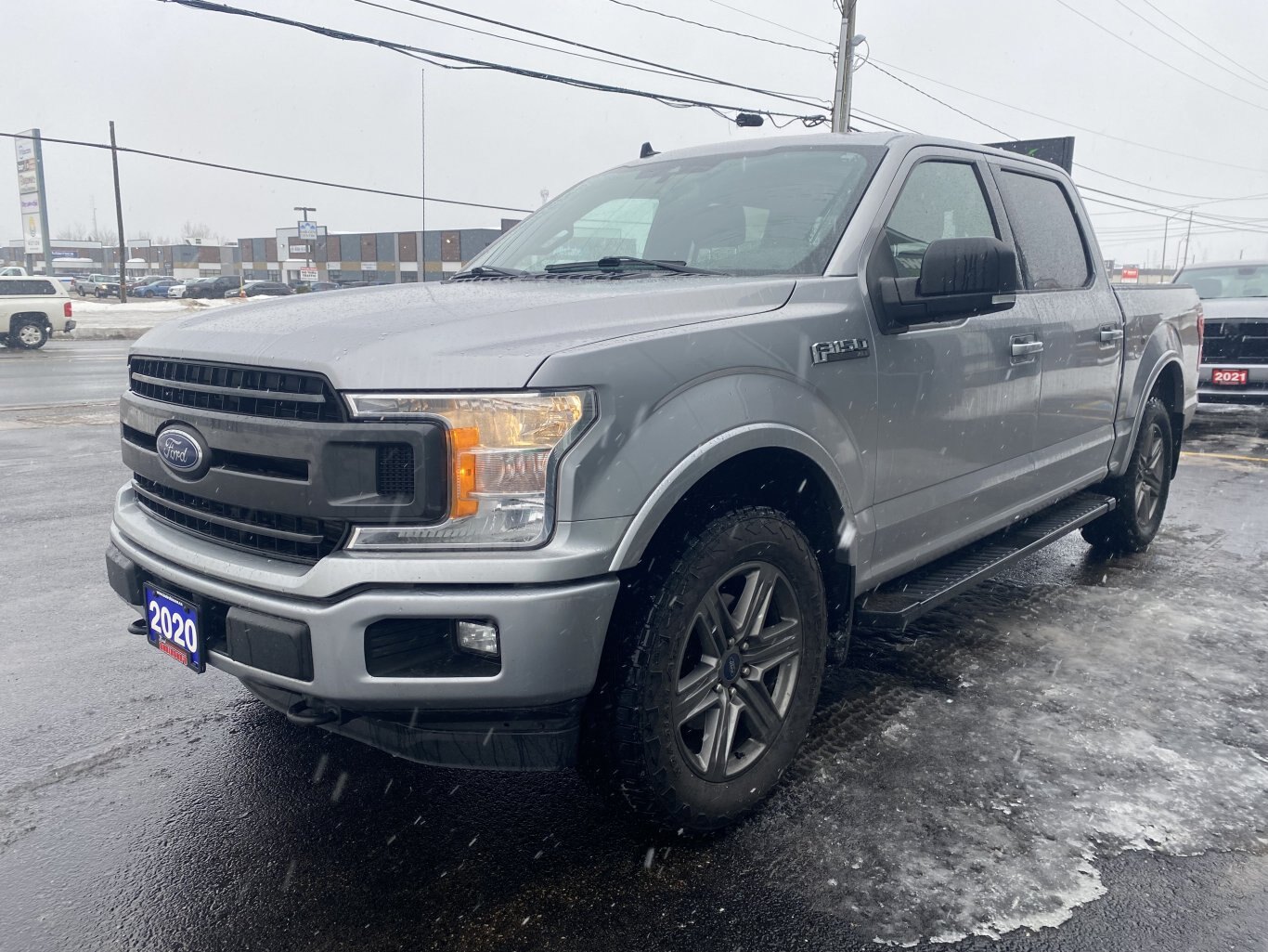 2020 FORD F 150 XLT 4X4 SUPER CREW SPORT WITH HEATED SEATS, REAR VIEW CAMERA AND NAVIGATION!!